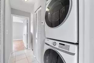 185 SW 3rd St, Pompano Beach, FL 33060 - Photo 33