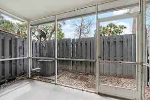 185 SW 3rd St, Pompano Beach, FL 33060 - Photo 17