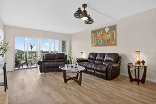 2950 N Palm Aire Dr, Pompano Beach, FL 33069 - Photo 5