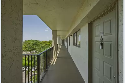 2205 S Cypress Bend Drive #604, Pompano Beach, FL 33069 - Photo 23
