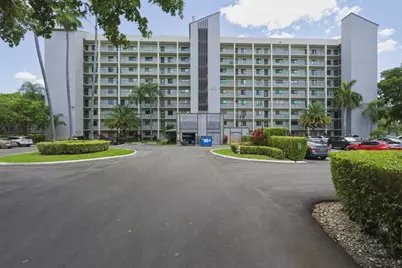 2205 S Cypress Bend Drive #604, Pompano Beach, FL 33069 - Photo 27