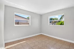 775 Snead Cir, West Palm Beach, FL 33413 - Photo 17