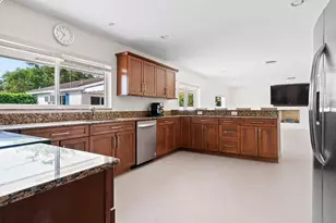 260 E Lakewood Rd, West Palm Beach, FL 33405 - Photo 15