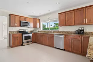 260 E Lakewood Rd, West Palm Beach, FL 33405 - Photo 13
