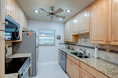 100 Leisure Lake Circle #109, Boynton Beach, FL 33426 - Photo 9