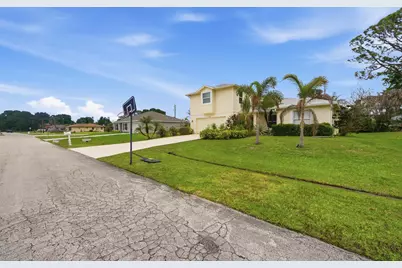 1707 SE Manth Lane, Port Saint Lucie, FL 34983 - Photo 25