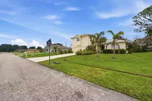 1707 SE Manth Ln, Port Saint Lucie, FL 34983 - Photo 25