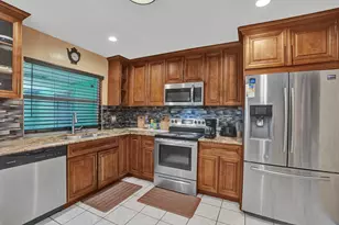 6540 SW 7th St, Margate, FL 33068 - Photo 9