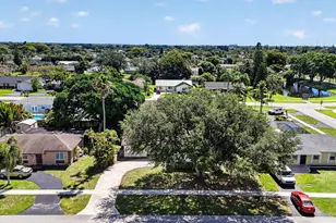 19486 Delaware Cir, Boca Raton, FL 33434 - Photo 37
