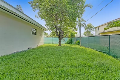 435 NW 82nd Terrace #2, Miami, FL 33150 - Photo 21
