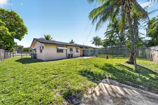 121 NW 56th Ct, Oakland Park, FL 33309 - Photo 17