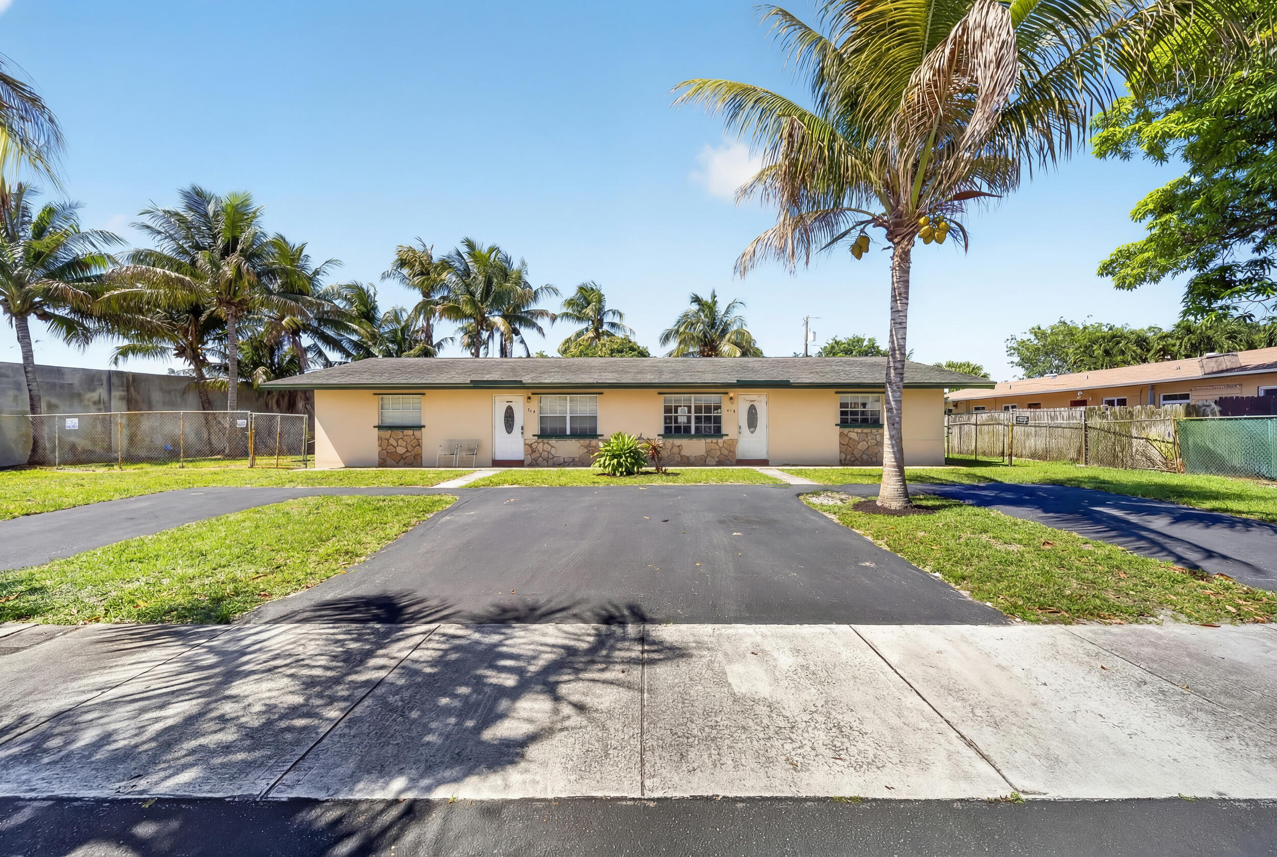 121 NW 56th Ct #1-2 - 121 NW 56th Ct #1-2, Oakland Park, FL 33309 Luxury Property | Jose Angel Pina