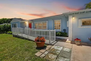 277 NW 3rd Ct, Boca Raton, FL 33432 - Photo 1