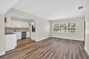 277 NW 3rd Ct, Boca Raton, FL 33432 - Photo 9