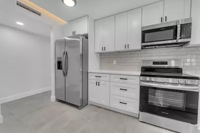 381 SE 15th Avenue #1, Deerfield Beach, FL 33441 - Photo 15