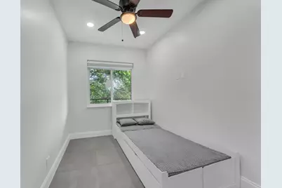 381 SE 15th Avenue #1, Deerfield Beach, FL 33441 - Photo 9