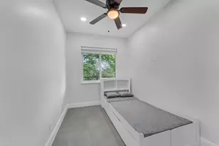 381 SE 15th Ave, Deerfield Beach, FL 33441 - Photo 9