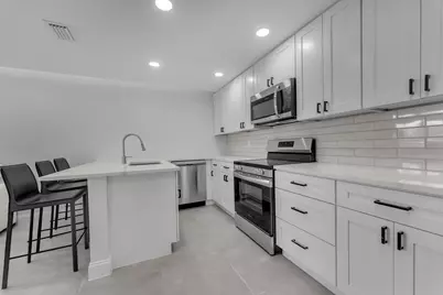 381 SE 15th Avenue #1, Deerfield Beach, FL 33441 - Photo 3