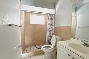 830 SW 10th St, Pompano Beach, FL 33060 - Photo 17
