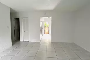 830 SW 10th St, Pompano Beach, FL 33060 - Photo 13