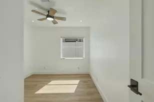 461 SW 1st St, Boca Raton, FL 33432 - Photo 17