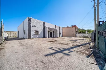 8015 NW 98th Street, Hialeah Gardens, FL 33016 - Photo 13