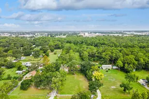 1950 Foxhollow Dr E, Auburndale, FL 33823 - Photo 55