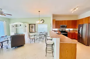 137 Canterbury Pl, Royal Palm Beach, FL 33414 - Photo 9