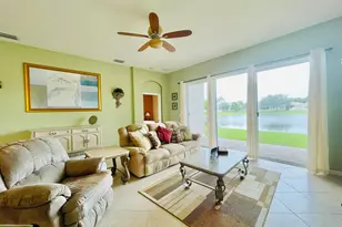 137 Canterbury Pl, Royal Palm Beach, FL 33414 - Photo 13