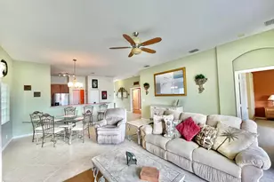 137 Canterbury Pl, Royal Palm Beach, FL 33414 - Photo 11