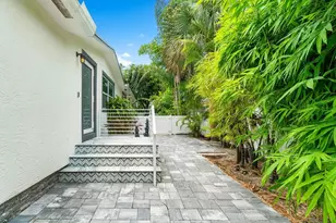 353 E Lakewood Rd, West Palm Beach, FL 33405 - Photo 5