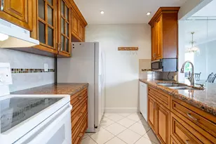250 NE 20th St, Boca Raton, FL 33431 - Photo 7