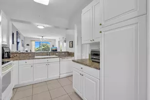 7735 Yardley Dr, Tamarac, FL 33321 - Photo 7