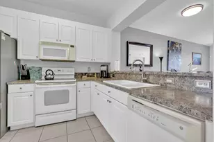 7735 Yardley Dr, Tamarac, FL 33321 - Photo 9