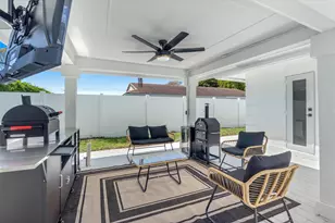 22100 Serenata Cir W, Boca Raton, FL 33433 - Photo 41