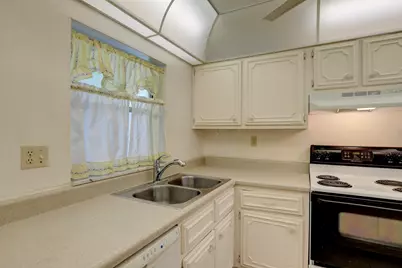 1100 Ponce De Leon Circle #305, Vero Beach, FL 32960 - Photo 13