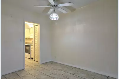1100 Ponce De Leon Circle #305, Vero Beach, FL 32960 - Photo 9