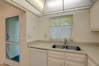 1100 Ponce De Leon Circle #305, Vero Beach, FL 32960 - Photo 17