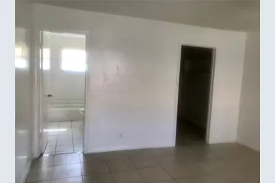 1038 NW 8th Avenue, Fort Lauderdale, FL 33311 - Photo 7