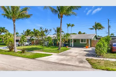 6 SE 10th Court, Deerfield Beach, FL 33441 - Photo 3