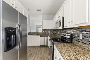 4210 Gator Trace Ave, Fort Pierce, FL 34982 - Photo 9