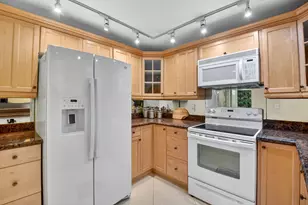 3589 S Ocean Blvd, South Palm Beach, FL 33480 - Photo 11