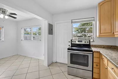 121 NW 52nd Street, Oakland Park, FL 33309 - Photo 11