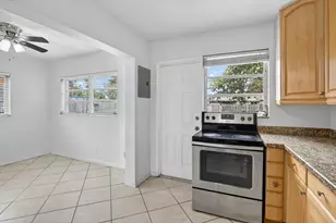 121 NW 52nd St, Oakland Park, FL 33309 - Photo 11