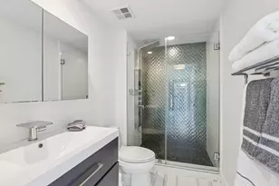 335 S Biscayne Blvd, Miami, FL 33131 - Photo 19
