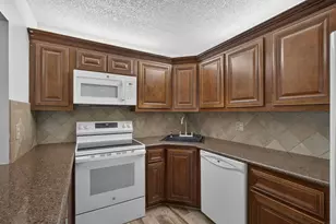 315 Pine Ridge Cir, Greenacres, FL 33463 - Photo 19