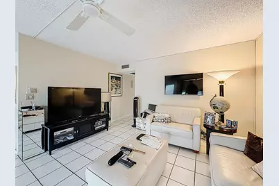2114 Oakridge V, Deerfield Beach, FL 33442 - Photo 5