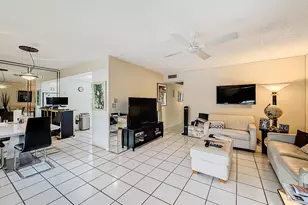 2114 Oakridge V, Deerfield Beach, FL 33442 - Photo 3