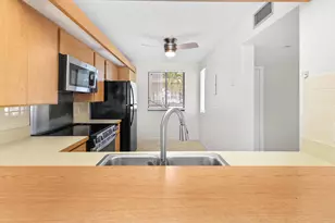 2561 Village Blvd, West Palm Beach, FL 33409 - Photo 11