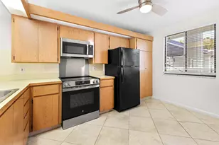 2561 Village Blvd, West Palm Beach, FL 33409 - Photo 11